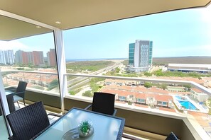 Apartment | Outdoor dining - Apartamentos Oceana - by SOHO (Barranquilla)