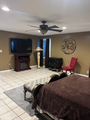 2 sovrum, skrivbord, strykjärn/strykbräda och wi-fi