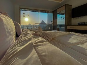 9 bedrooms, desk, free WiFi