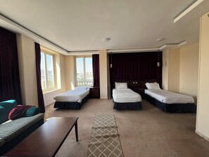 9 bedrooms, desk, free WiFi - Makadi pyramids view inn (Giza Governorate)