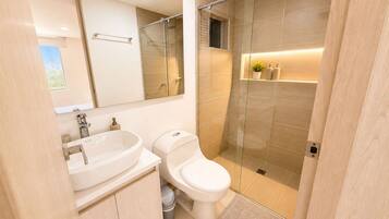 Family Apartment | Bathroom | Shower