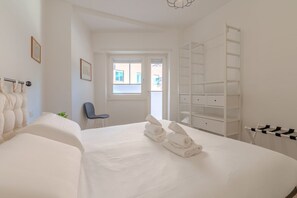 2 室のベッドルーム、デスク、アイロン / アイロン台、WiFi