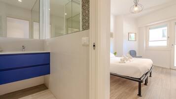 2 Schlafzimmer, Schreibtisch, Bügeleisen/Bügelbrett, WLAN
