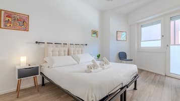 2 Schlafzimmer, Schreibtisch, Bügeleisen/Bügelbrett, WLAN
