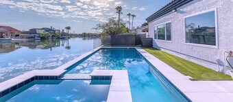 Lakefront Lux by HomeSlice Stays