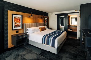 Sengetøy av topp kvalitet, individuelt dekorert og skrivebord