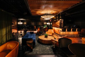 3 Bars/Lounges, Lobby-Lounge, Lobby-Lounge