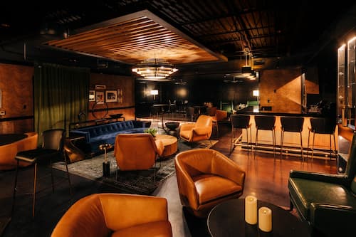 3 bars/lounges, lobby lounge, lobby lounge