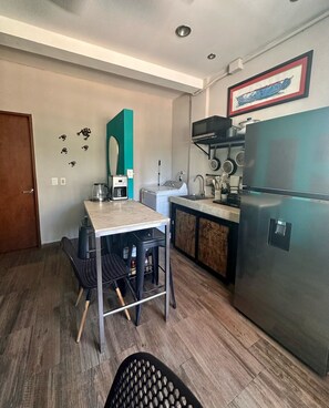 Fridge, microwave, coffee/tea maker, toaster - Cozy 2-bedroom apartment with WiFi, AC in charming Puerto Vallarta, Exc.location (Olympic Colony)