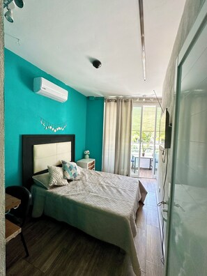 2 chambres, fer et planche à repasser, Wi-Fi, draps fournis
