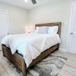 3 habitaciones, tabla de planchar con plancha, wifi y ropa de cama 