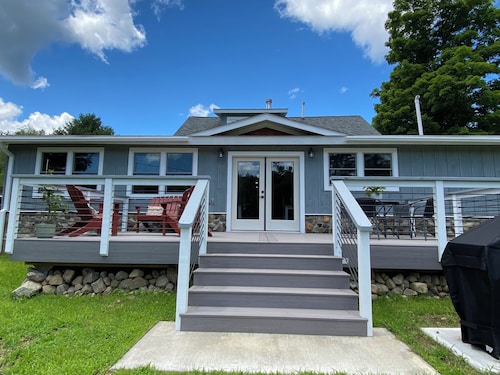 Charming riverfront house near Bolton Landing and Gore Mountain with AC