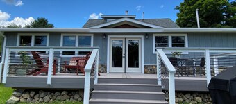 Charming riverfront house near Bolton Landing and Gore Mountain with AC