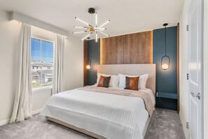 House | 10 bedrooms
