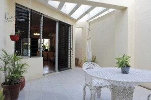 Outdoor dining - Suite - Casa Granada 347. Executive BnB (Mérida)