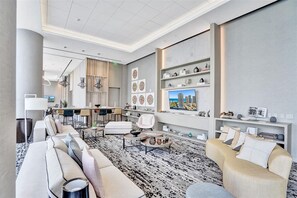 TV - 25 min to FIFA! Into the Blue: Exploring Miami's Sunkissed Haven (Hollywood)
