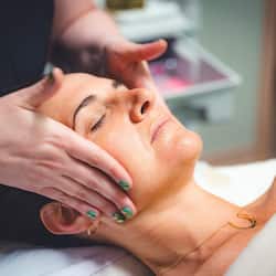 Couples treatment room(s), hot springs/mineral springs, body treatments