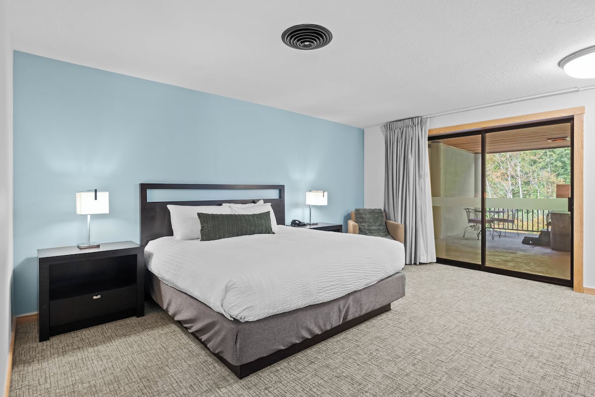 Chambre Luxe, 1 très grand lit, vue montagne, côté montagne