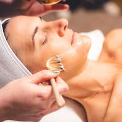 Couples treatment room(s), hot springs/mineral springs, body treatments