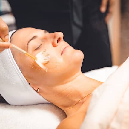 Couples treatment rooms, hot springs, body treatments