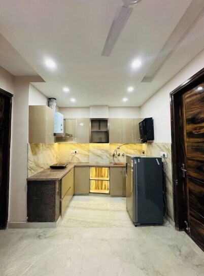 Prahar Homes-Entire Building

