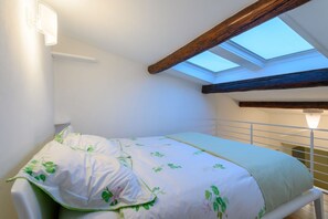 1 soverom, strykejern/-brett, wi-fi (inkludert) og sengetøy