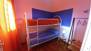 3 عدّة غرف نوم ومكواة/لوح كي وواي فاي مجانًا وملاءات أسرّة