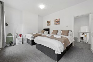 3 多间卧室、办公桌、熨斗/熨衣板、免费 WiFi