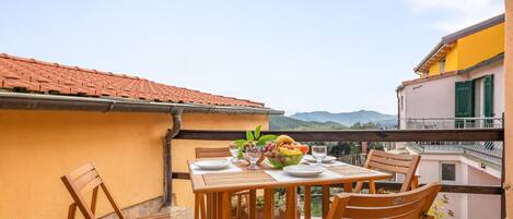 تناول الطعام بالخارج