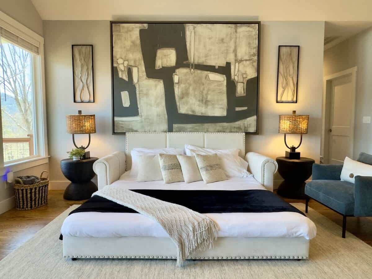 4 quartos, ferros/tábuas de passar roupa, berço de viagem