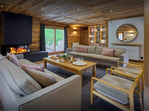 Peis, DVD-spiller og stereoanlegg