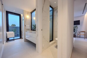 淋浴設備、風筒、提供毛巾