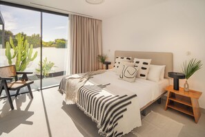3 habitaciones, tabla de planchar con plancha, cuna de viaje y wifi 