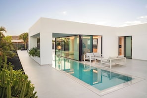 A heated pool - AMBIANT by Buenavilla | Serene elegance in a privileged location (Puerto Calero)