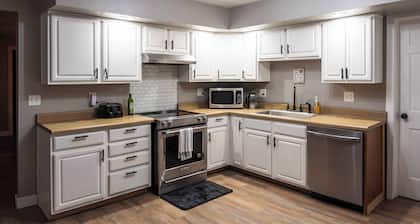 Charming 3-bedroom house in Hillsdale near the College