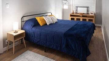 3 habitaciones, tabla de planchar con plancha, wifi y ropa de cama