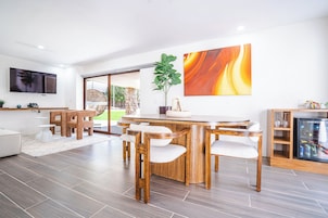 Casa Deluxe, vistas al jardín | Comedor