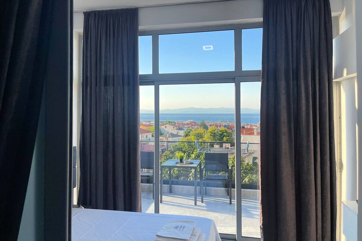 In-room safe, laptop workspace, WiFi (free)