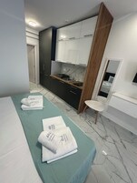 Panoramic Studio, Sea View | In-room safe, laptop workspace, WiFi (free)