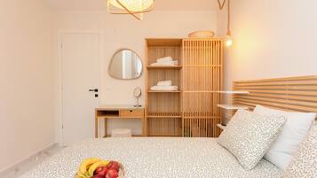 Superior Apartment, Partial Sea View | In-room safe, laptop workspace, free WiFi