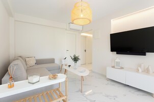 Superior Apartment, Partial Sea View | In-room safe, laptop workspace, free WiFi