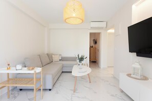 In-room safe, laptop workspace, free WiFi - ARA Luxury Suites (Kassandra)