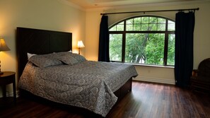 3 dormitorios, tabla de planchar con plancha, wifi y ropa de cama