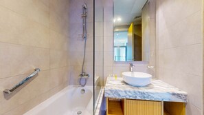 ヘアドライヤー、タオル