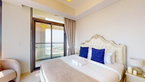 3 室のベッドルーム、アイロン / アイロン台、WiFi (無料)、ベッドシーツ