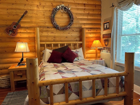 Honeymoon Suite Hitchin' Post Suite ( Upstairs) | 1 bedroom, laptop workspace, free WiFi