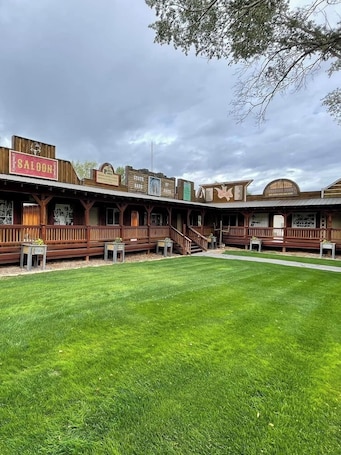 Laptop workspace, free WiFi