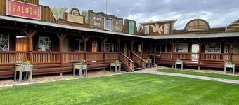 Moore's Old Pine飯店