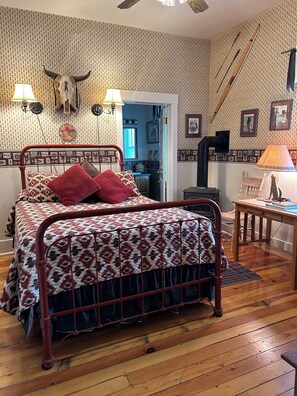 Deluxe Suite Indian Suite | 1 bedroom, laptop workspace, free WiFi