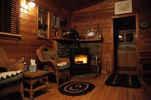 Cabaña Confort, 1 habitación, vistas al río | 1 dormitorio, wifi gratis, ropa de cama